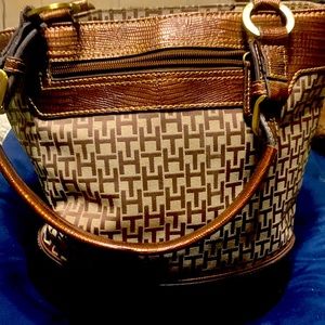 Medium sized Tommy Hilfiger
